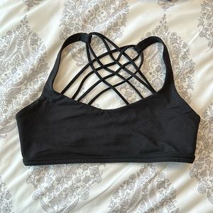 Lululemon free to be wild bra black size 8